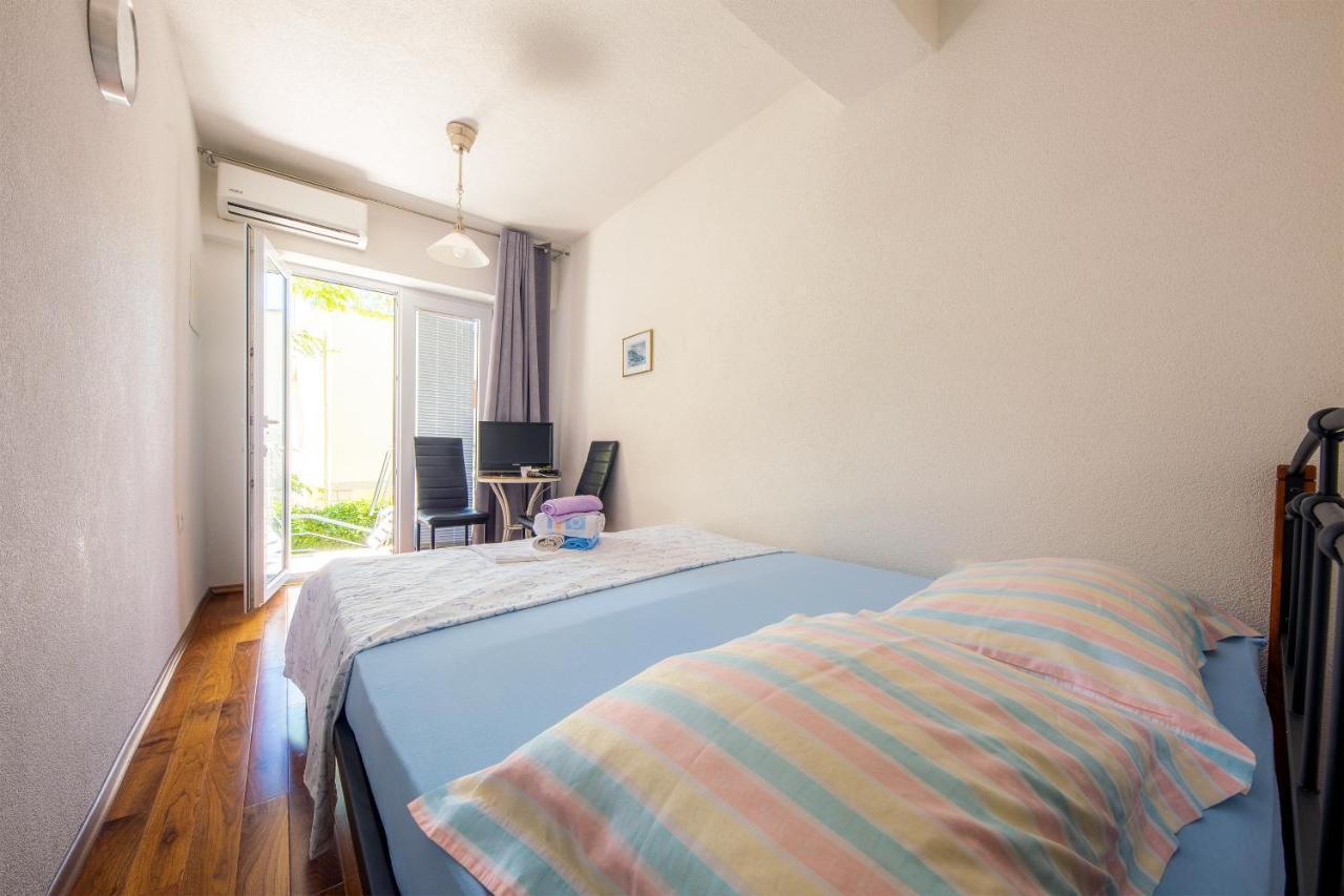 Eco-Apartments With Nice Garden Baška Voda Extérieur photo