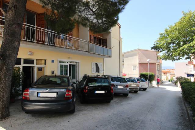 Eco-Apartments With Nice Garden Baška Voda Extérieur photo