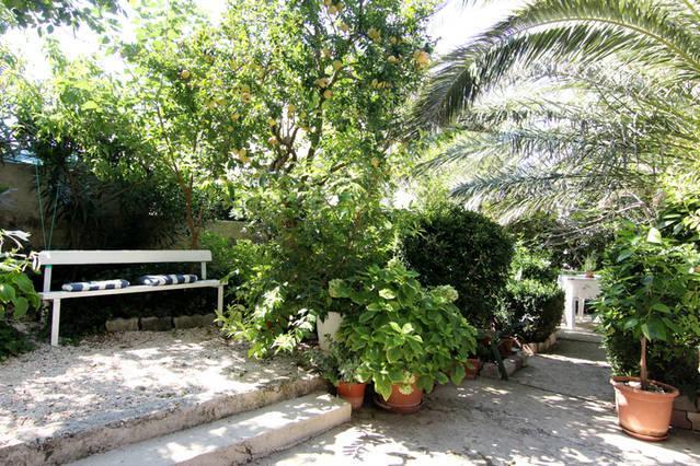Eco-Apartments With Nice Garden Baška Voda Extérieur photo