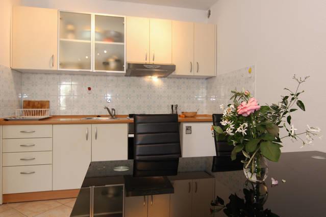 Eco-Apartments With Nice Garden Baška Voda Extérieur photo
