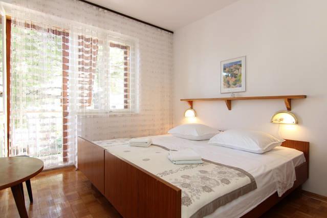 Eco-Apartments With Nice Garden Baška Voda Extérieur photo